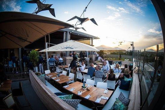 The Ivy Champagne Garden